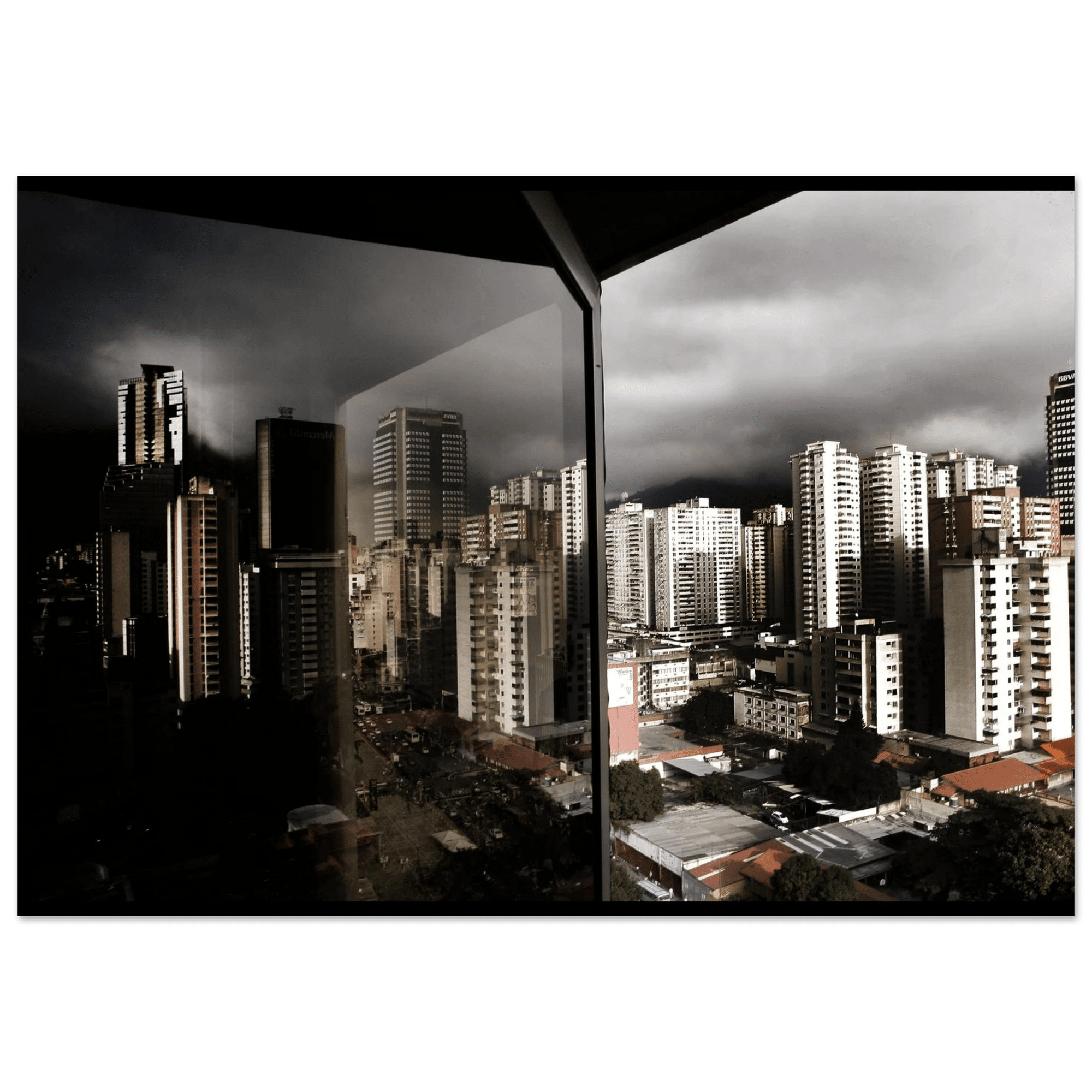 Caracas sotto il Cielo Nero - Micol Art Gallery